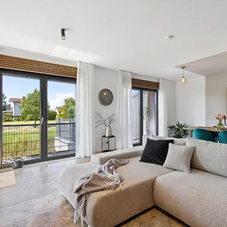 Ferienhaus-terrassen-parkplatz Apartment *